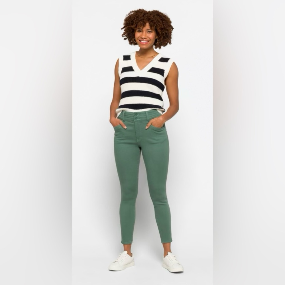 Kut from the Kloth ladies high rise double button ankle trouser